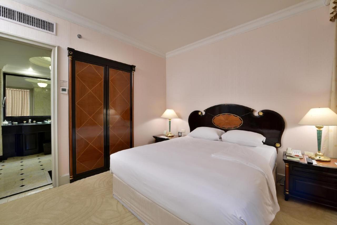 Evergreen Laurel Hotel Bangkok Room photo